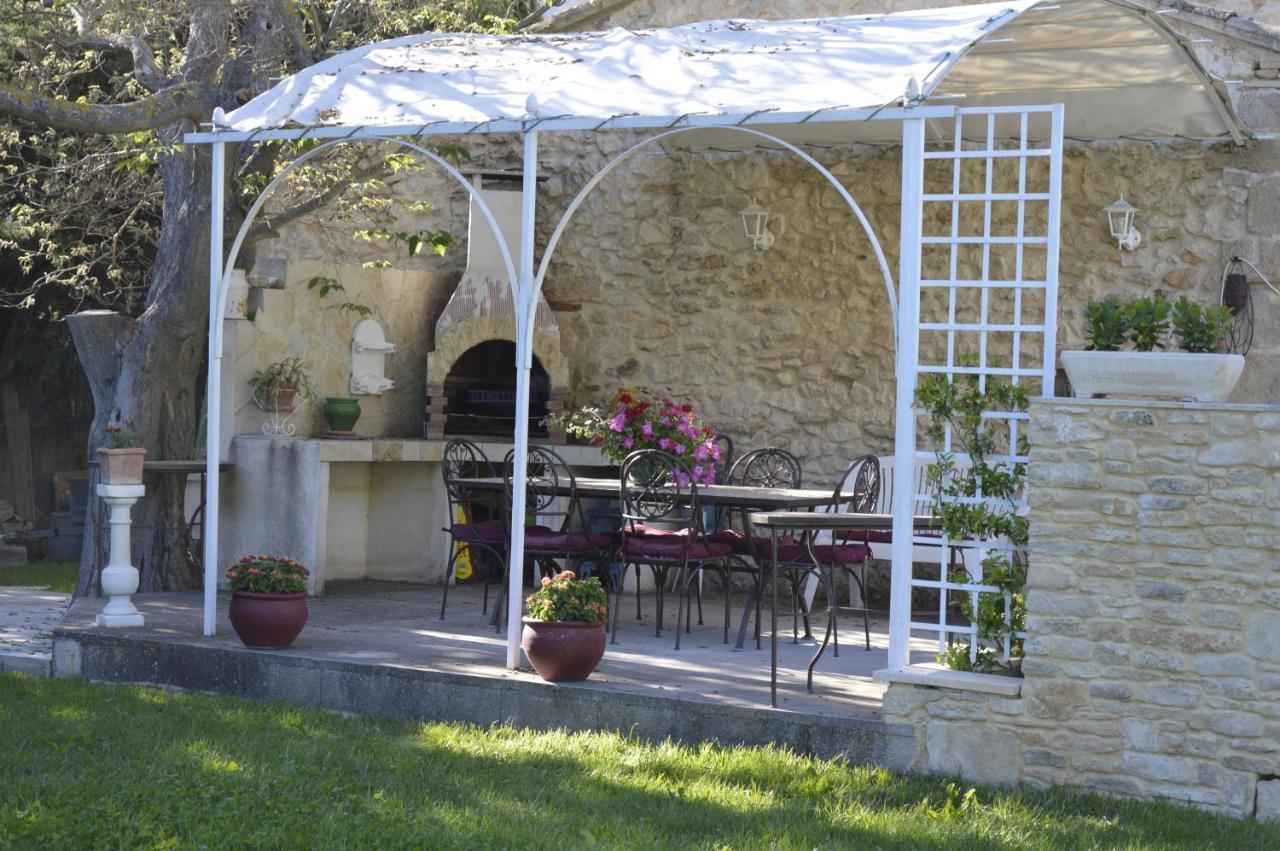 Bed and Breakfast Le Mas du Chat à Cavaillon Extérieur photo